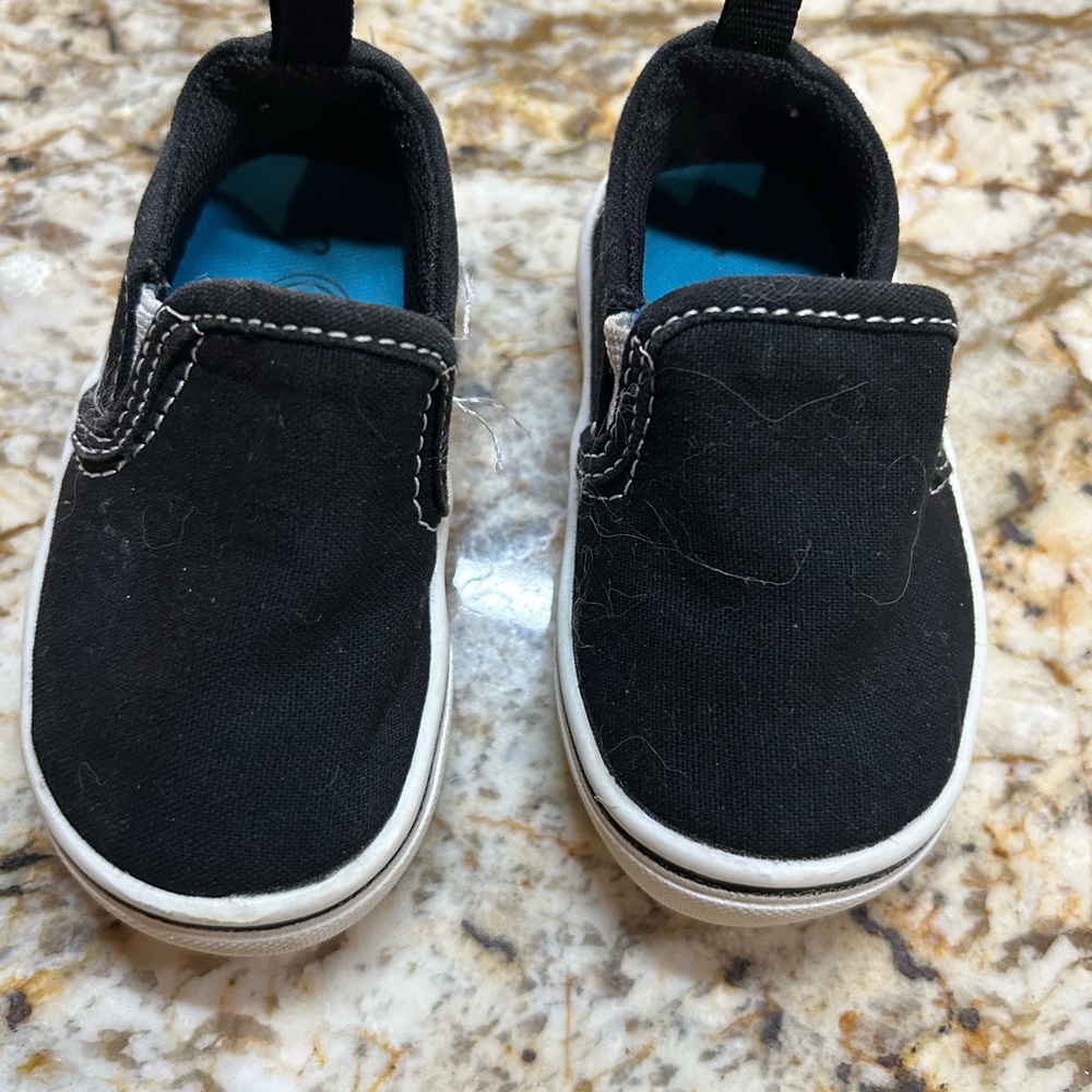 Kids Wonder Nation Black Slip-On Kids Shoes Size 3